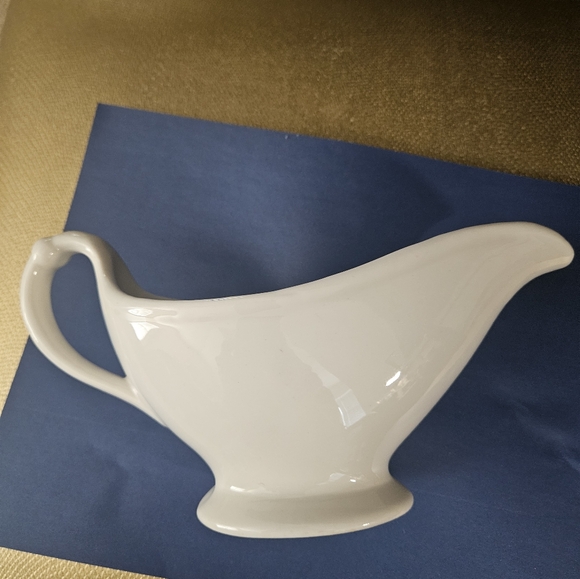 Gravy boat, McNicol China, Clarksburg,  WV - Picture 2 of 4